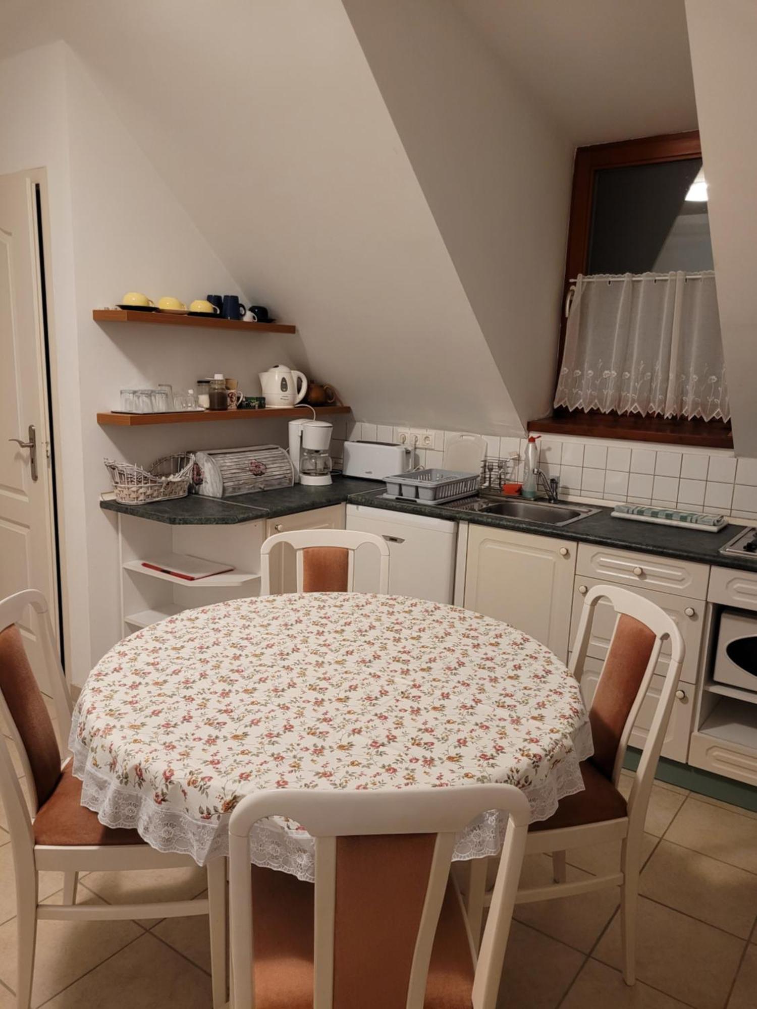 Totvar Lovas Szallashely Kovagotottos Exterior foto